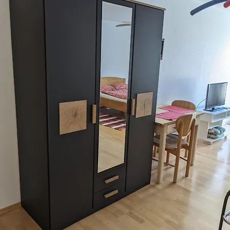Apartment Mit Balkon *